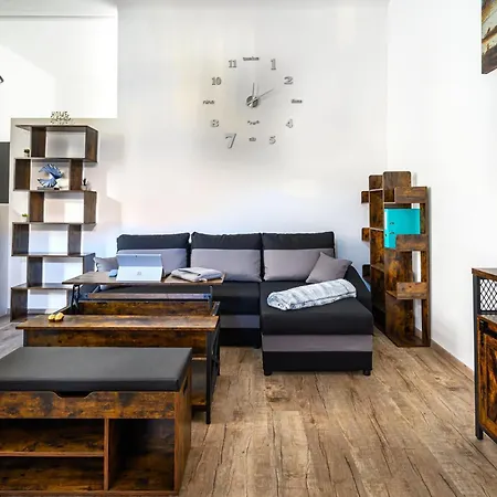 Apartment At Park- Zentrales Inkl- Parkplatz By Interhome Graz