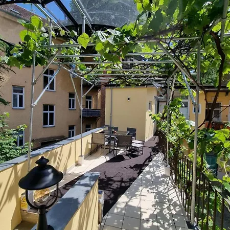 Apartment At Park- Zentrales Inkl- Parkplatz By Interhome